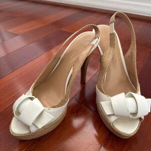 Nine West White Peep Toe Platform Heels – Size 6M | Classic & Chic